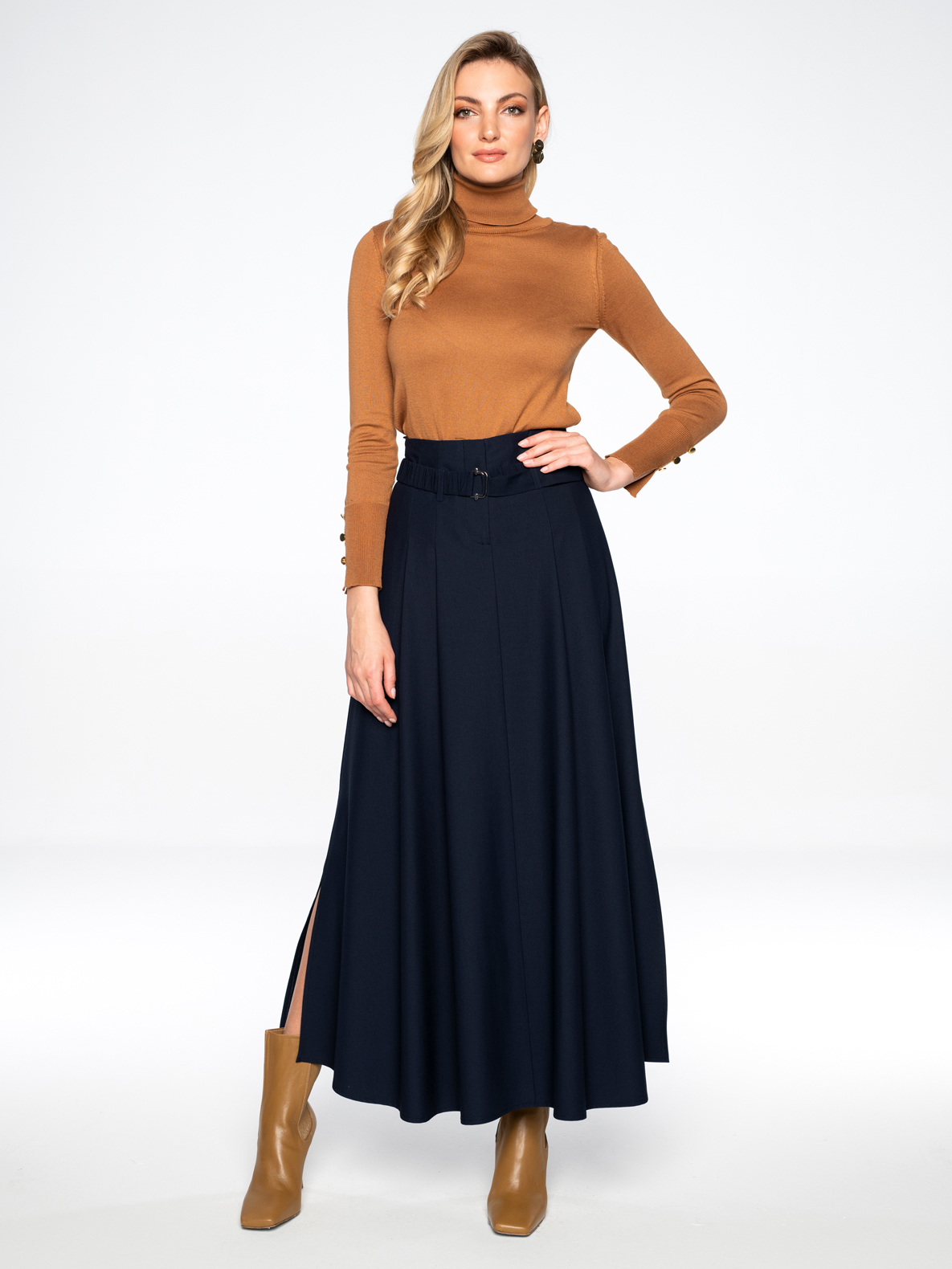 Skirt Rona with turtlenecks Lorene